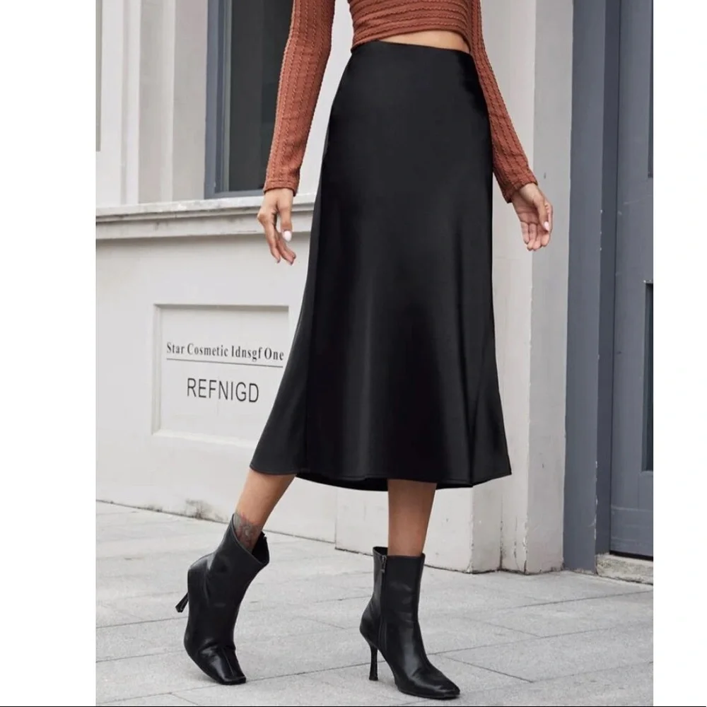 Rebellious Rose Black Maxi Skirt - Picture 3 of 5